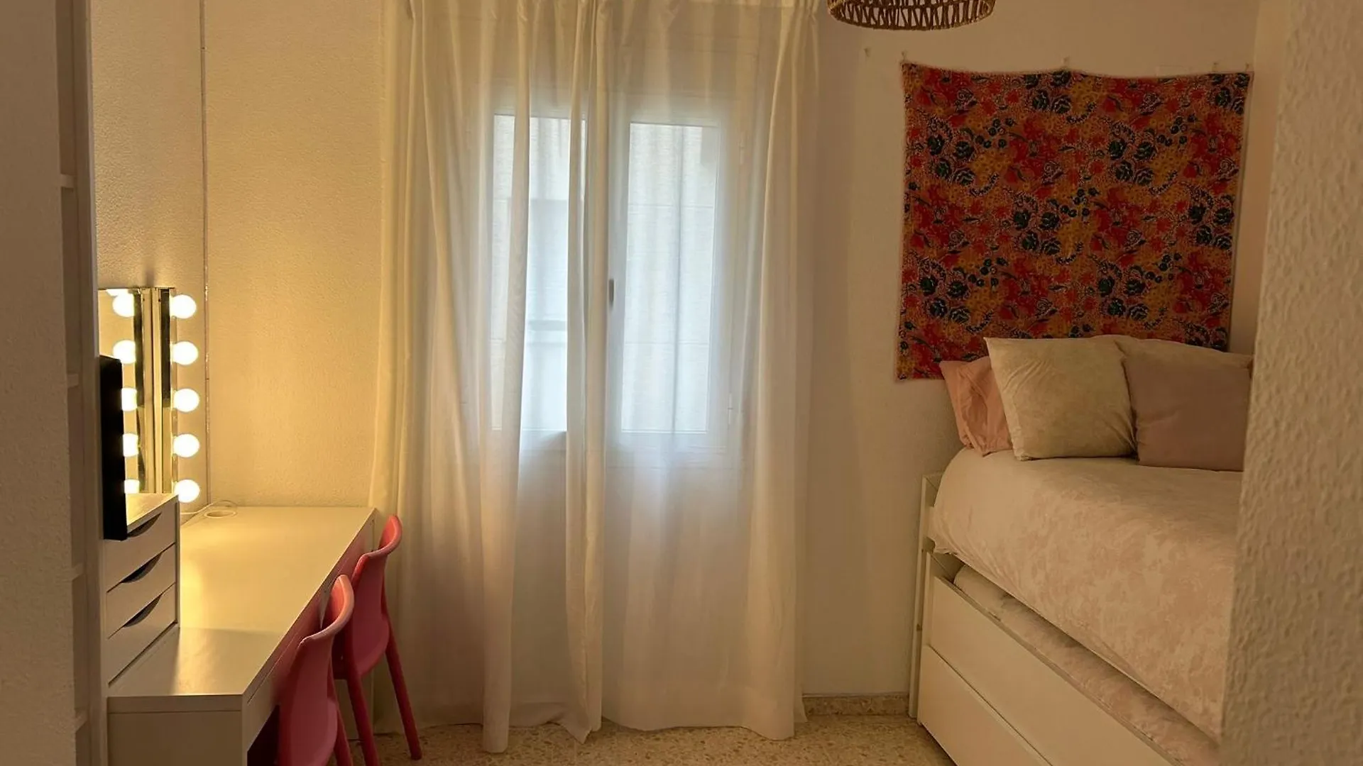 Cuki Habitacion Bano Privado Apartment Mairena del Aljarafe Homestay